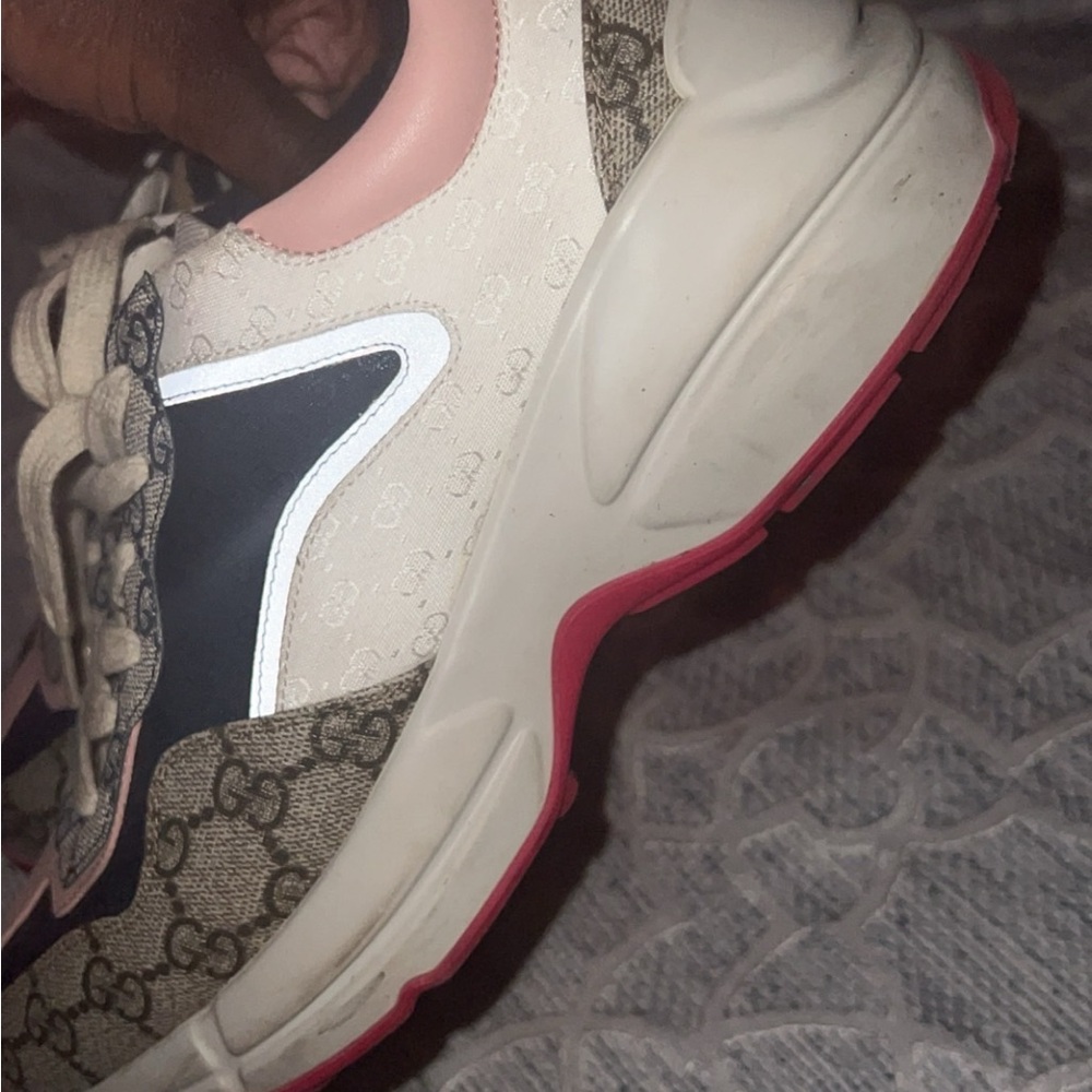Gucci Women's Pink and Beige Sneakers